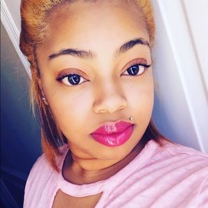 Meet your Posher, Candace